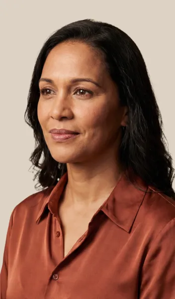 Rose, AI presenter for corporate training video